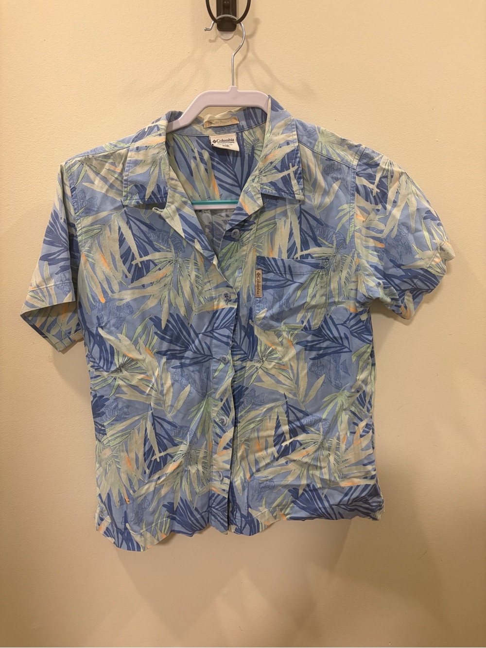 Columbia Women’s Blue Tropical Print Short-Sleeve Shirt